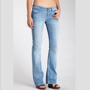 Seven7 Bootcut Light Washed Jeans Soft Comfortable
